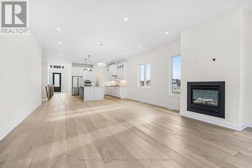 1633 Boardwalk Drive, Kingston (City Northwest), ON - Indoor Photo Showing Living Room With Fireplace