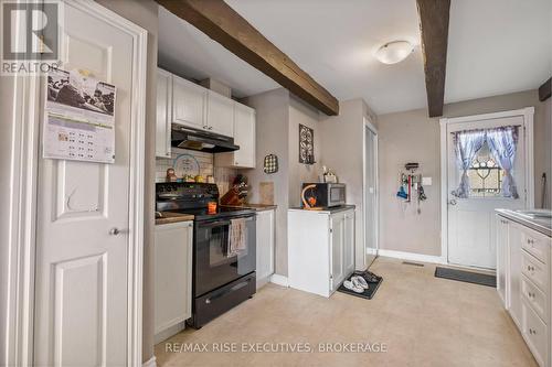 311 Simmons Road, Loyalist (Lennox And Addington - South), ON - Indoor Photo Showing Kitchen