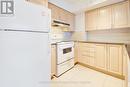 2006 - 33 Elm Drive, Mississauga, ON  - Indoor Photo Showing Kitchen 