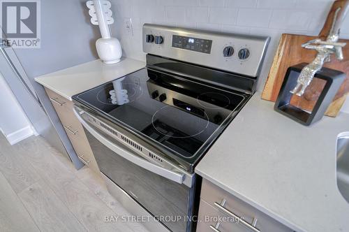 813 - 3200 William Coltson Avenue, Oakville, ON - Indoor Photo Showing Kitchen