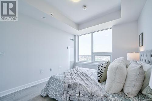 813 - 3200 William Coltson Avenue, Oakville, ON - Indoor Photo Showing Bedroom