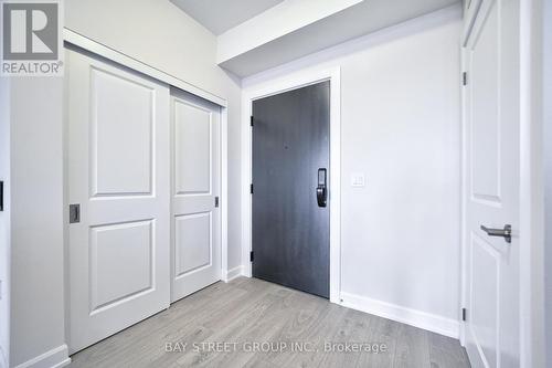 813 - 3200 William Coltson Avenue, Oakville, ON - Indoor Photo Showing Other Room