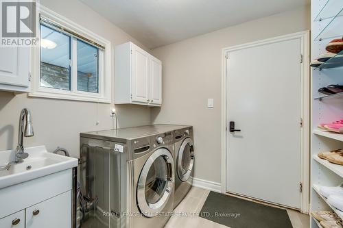 1460 Caulder Drive, Oakville, ON - Indoor Photo Showing Laundry Room