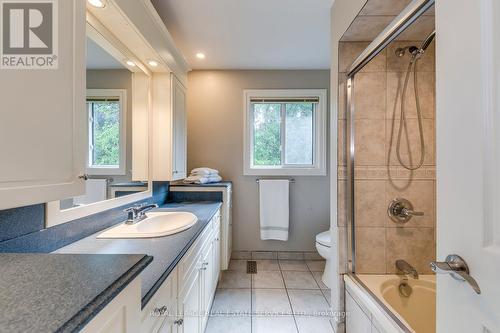 1460 Caulder Drive, Oakville, ON - Indoor Photo Showing Bathroom