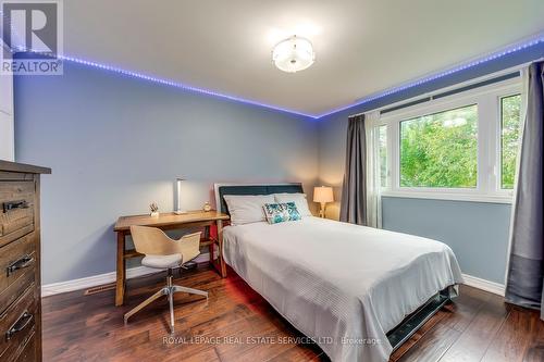 1460 Caulder Drive, Oakville, ON - Indoor Photo Showing Bedroom