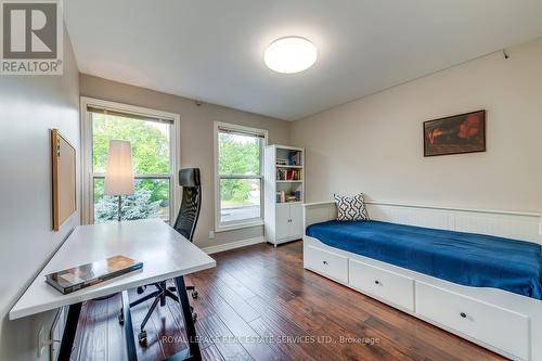 1460 Caulder Drive, Oakville, ON - Indoor Photo Showing Bedroom