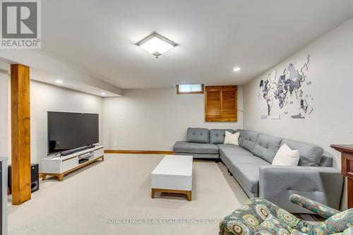 1460 Caulder Drive, Oakville, ON - Indoor Photo Showing Other Room