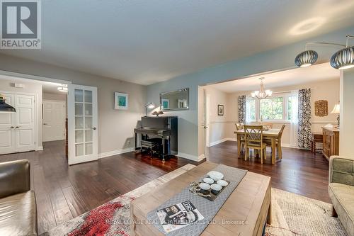 1460 Caulder Drive, Oakville, ON - Indoor Photo Showing Living Room