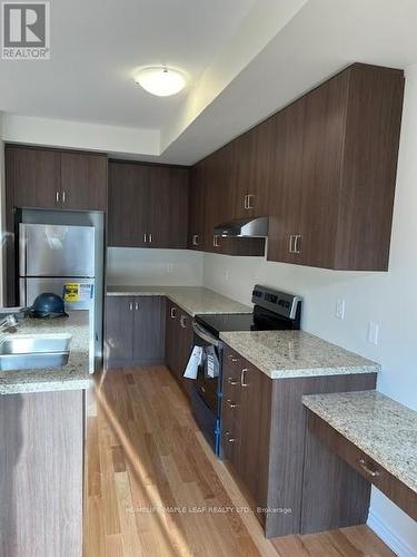 1392 National Commons N, Burlington, ON - Indoor Photo Showing Kitchen