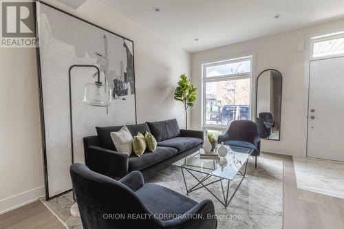 36 B - 21 Innes Avenue, Toronto, ON - Indoor Photo Showing Living Room