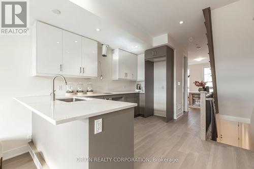 36 B - 21 Innes Avenue, Toronto, ON - Indoor Photo Showing Kitchen With Upgraded Kitchen