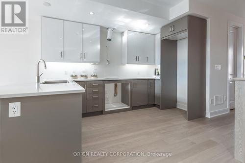 36 B - 21 Innes Avenue, Toronto, ON - Indoor Photo Showing Kitchen