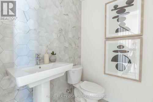 36 B - 21 Innes Avenue, Toronto, ON - Indoor Photo Showing Bathroom