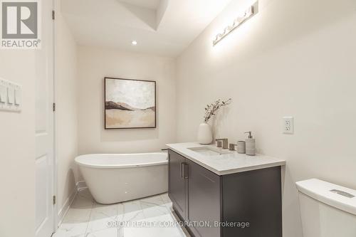 36 B - 21 Innes Avenue, Toronto, ON - Indoor Photo Showing Bathroom