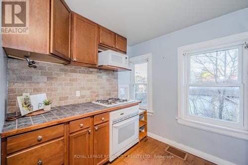 67 Hayes Avenue, Guelph, ON - Indoor Photo Showing Kitchen