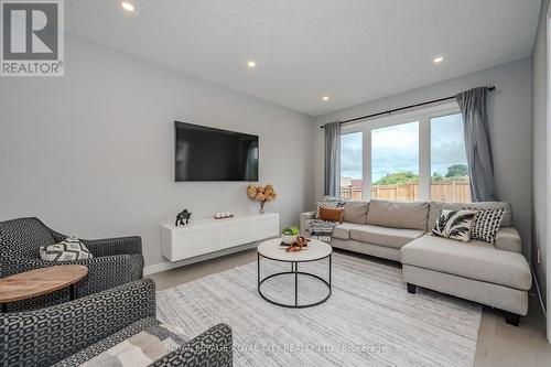 56 Keating Street, Guelph, ON - Indoor Photo Showing Living Room