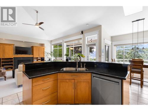 916 Skeena Drive, Kelowna, BC - Indoor Photo Showing Kitchen With Double Sink