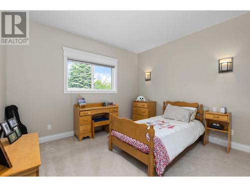 916 Skeena Drive, Kelowna, BC - Indoor Photo Showing Bedroom