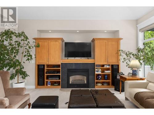 916 Skeena Drive, Kelowna, BC - Indoor Photo Showing Living Room With Fireplace