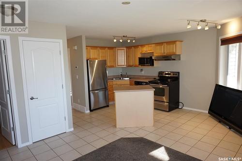 4034 Buckingham Drive E, Regina, SK - Indoor Photo Showing Kitchen With Stainless Steel Kitchen