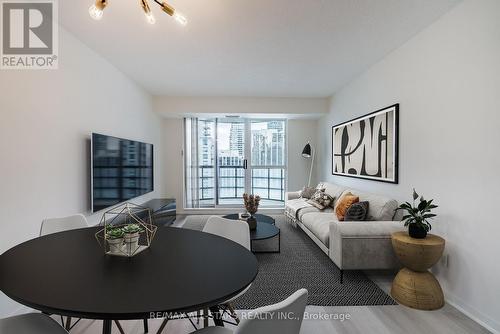 1116 - 8 Hillcrest Avenue, Toronto, ON - Indoor Photo Showing Living Room