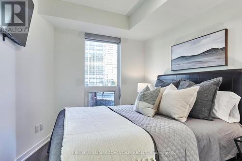 515 - 60 Berwick Avenue, Toronto, ON - Indoor Photo Showing Bedroom