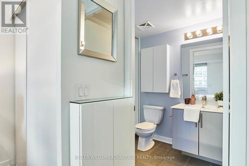 515 - 60 Berwick Avenue, Toronto, ON - Indoor Photo Showing Bathroom