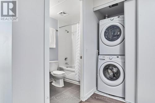 515 - 60 Berwick Avenue, Toronto, ON - Indoor Photo Showing Laundry Room