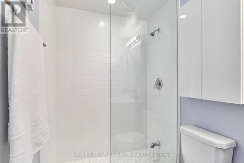 515 - 60 Berwick Avenue, Toronto, ON - Indoor Photo Showing Bathroom