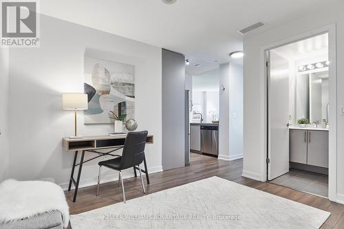 515 - 60 Berwick Avenue, Toronto, ON - Indoor Photo Showing Bedroom