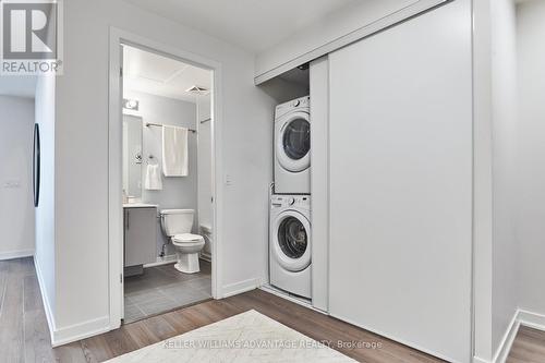 515 - 60 Berwick Avenue, Toronto, ON - Indoor Photo Showing Laundry Room