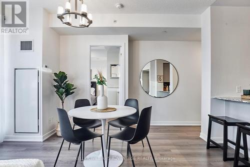 515 - 60 Berwick Avenue, Toronto, ON - Indoor Photo Showing Dining Room