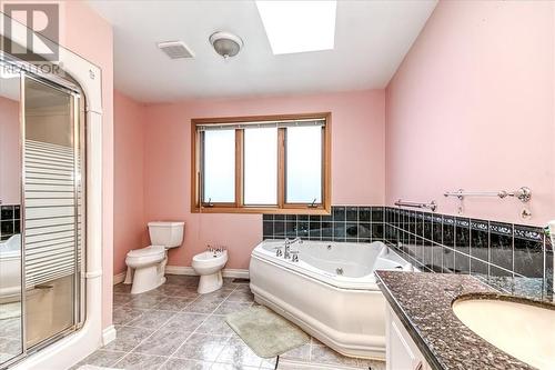 402 Maki Avenue, Sudbury, ON - Indoor Photo Showing Bathroom