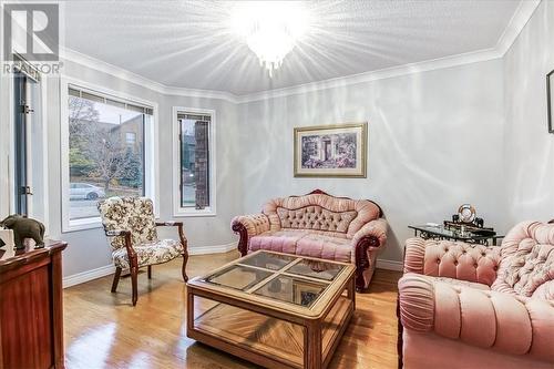 402 Maki Avenue, Sudbury, ON - Indoor Photo Showing Living Room