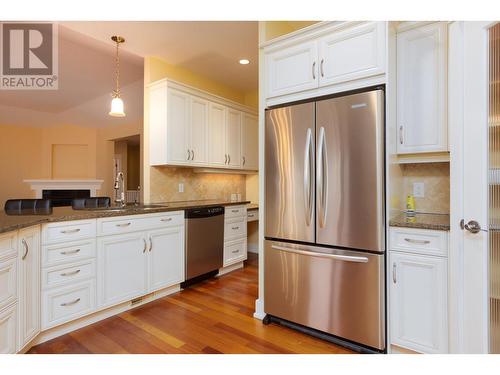 197 Terrace Hill Place, Kelowna, BC - Indoor Photo Showing Kitchen