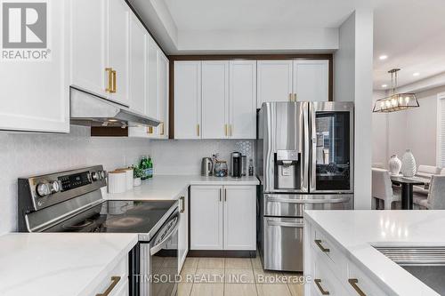 90 Memon Place, Markham, ON - Indoor Photo Showing Kitchen With Stainless Steel Kitchen With Upgraded Kitchen