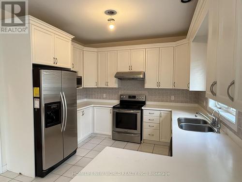 3 Rosewell Crescent, Markham, ON - Indoor Photo Showing Kitchen With Double Sink