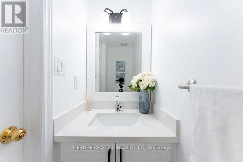 79 Maffey Crescent, Richmond Hill, ON - Indoor Photo Showing Bathroom