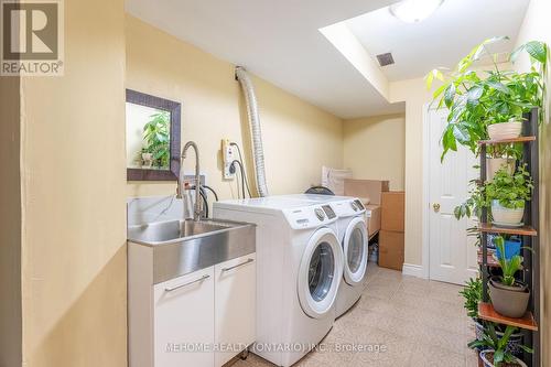 79 Maffey Crescent, Richmond Hill, ON - Indoor Photo Showing Laundry Room