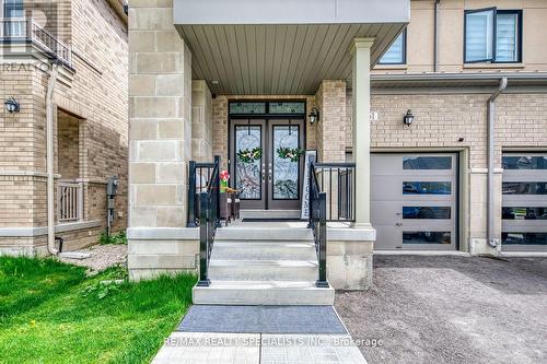 61 Tiberini Way, Bradford West Gwillimbury, ON - Outdoor With Facade