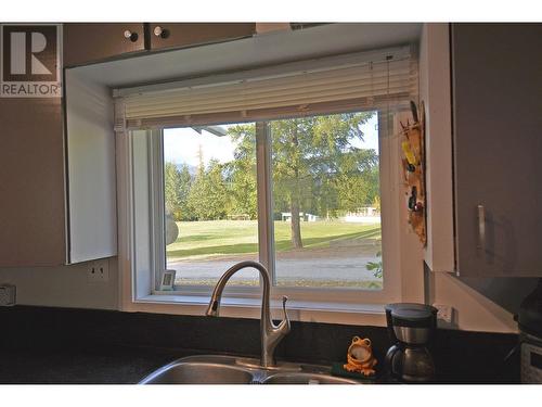 705 Giffin Avenue, Slocan, BC - Indoor Photo Showing Kitchen With Double Sink