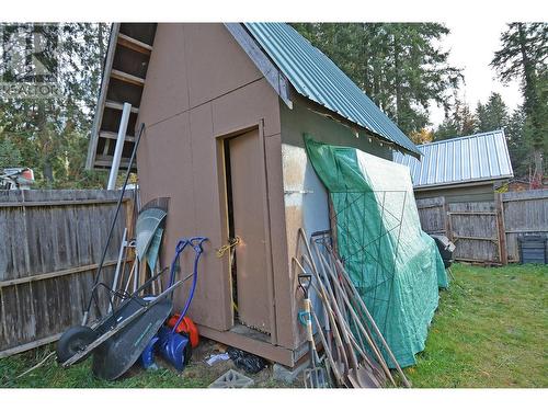 705 Giffin Avenue, Slocan, BC - Outdoor With Exterior