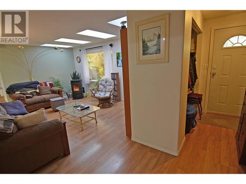 705 Giffin Avenue, Slocan, BC - Indoor