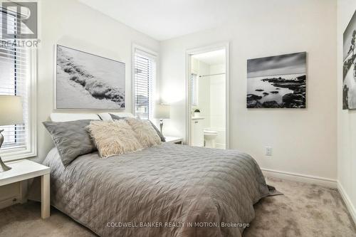 3946 Tufgar Crescent, Burlington, ON - Indoor Photo Showing Bedroom