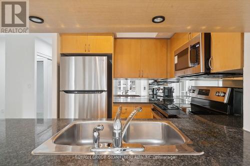 2611 - 4090 Living Arts Drive, Mississauga, ON - Indoor Photo Showing Kitchen With Double Sink