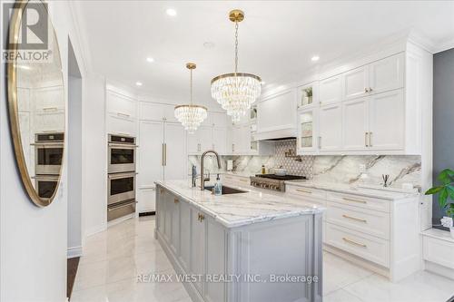 36 Lampman Crescent, Brampton, ON - Indoor Photo Showing Kitchen With Upgraded Kitchen