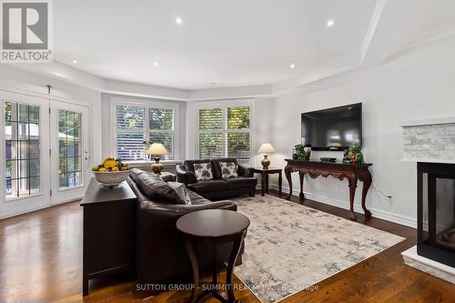 1195 Crestdale Road, Mississauga, ON - Indoor Photo Showing Living Room With Fireplace