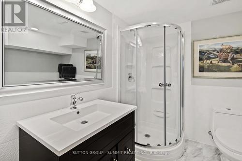 1195 Crestdale Road, Mississauga, ON - Indoor Photo Showing Bathroom