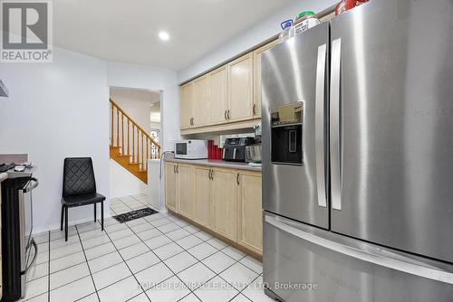 18 Amazon Court, Brampton, ON - Indoor Photo Showing Kitchen