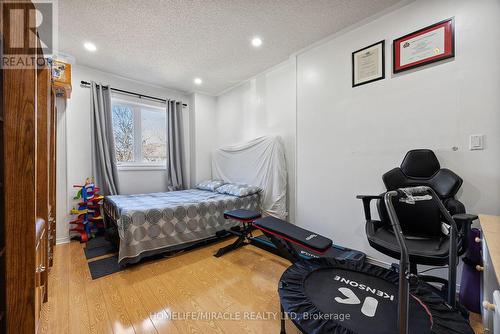 18 Amazon Court, Brampton, ON - Indoor Photo Showing Bedroom